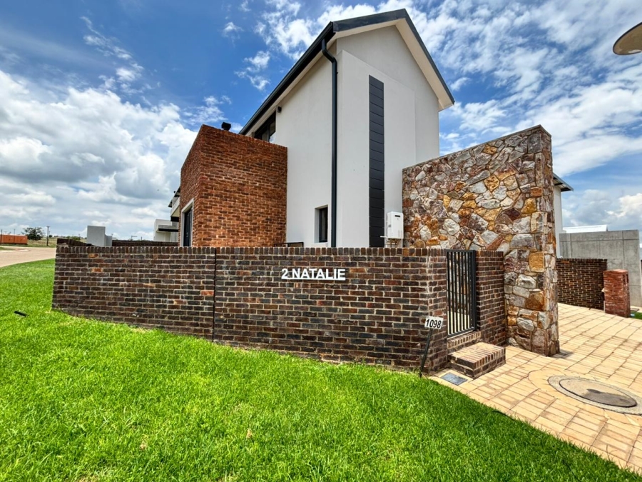 To Let 3 Bedroom Property for Rent in Helderzicht Eco Estate North West